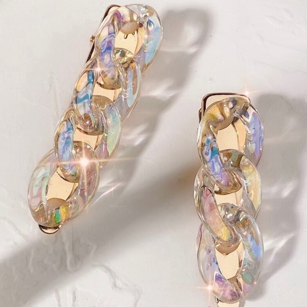 Hair pins on fashion